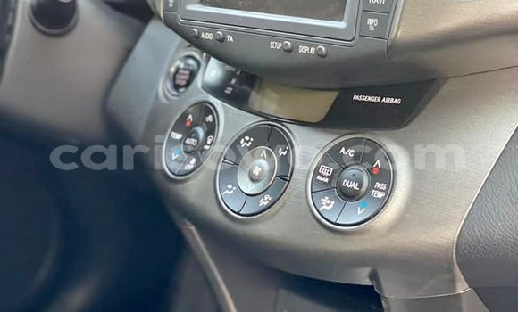 Ra Àlòkù Toyota RAV4 Black Ọkọ̀ in Cotonou ni Benin Ra Àlòkù Toyota RAV4 Black Ọkọ̀ in Cotonou ni Benin