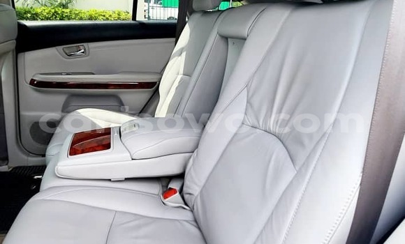 Sayi Na hannu Lexus RX 330 White Mota in Cotonou a Benin Sayi Na hannu Lexus RX 330 White Mota in Cotonou a Benin