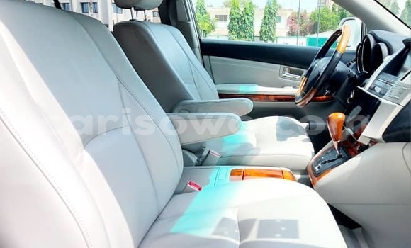 Sayi Na hannu Lexus RX 330 White Mota in Cotonou a Benin Sayi Na hannu Lexus RX 330 White Mota in Cotonou a Benin