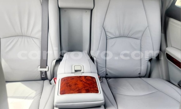 Sayi Na hannu Lexus RX 330 White Mota in Cotonou a Benin Sayi Na hannu Lexus RX 330 White Mota in Cotonou a Benin