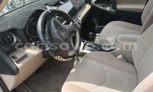 Ra Àlòkù Toyota RAV4 Silver Ọkọ̀ in Cotonou ni Benin Ra Àlòkù Toyota RAV4 Silver Ọkọ̀ in Cotonou ni Benin