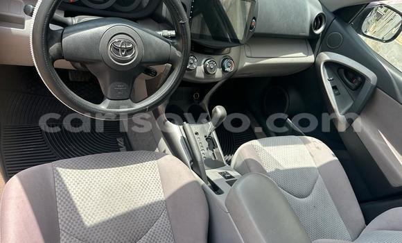 Sayi Na hannu Toyota RAV4 Blue Mota in Cotonou a Benin Sayi Na hannu Toyota RAV4 Blue Mota in Cotonou a Benin
