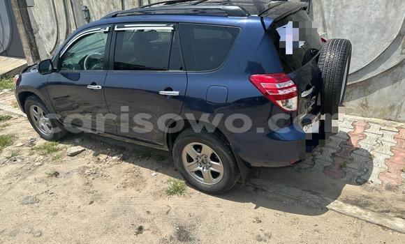 Sayi Na hannu Toyota RAV4 Blue Mota in Cotonou a Benin Sayi Na hannu Toyota RAV4 Blue Mota in Cotonou a Benin