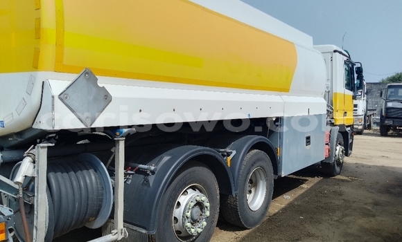 Acheter Import Utilitaire Mercedes‒Benz 1824 Autre à Cotonou, Benin Acheter Import Utilitaire Mercedes‒Benz 1824 Autre à Cotonou, Benin