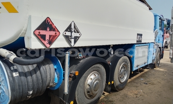 Acheter Import Utilitaire Man Silent Bleu à Cotonou, Benin Acheter Import Utilitaire Man Silent Bleu à Cotonou, Benin