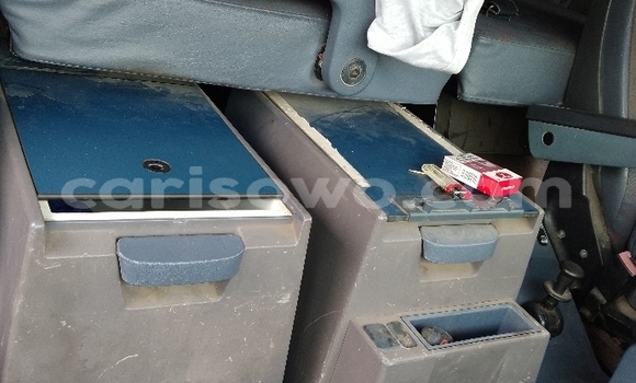 Acheter Import Utilitaire Mercedes‒Benz 1840 Vert à Cotonou, Benin Acheter Import Utilitaire Mercedes‒Benz 1840 Vert à Cotonou, Benin