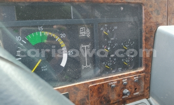 Acheter Import Utilitaire Mercedes‒Benz 1840 Vert à Cotonou, Benin Acheter Import Utilitaire Mercedes‒Benz 1840 Vert à Cotonou, Benin