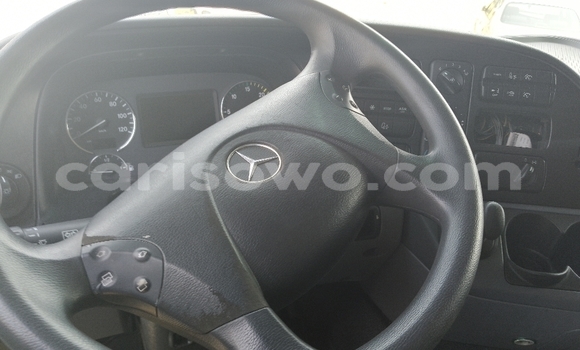 Acheter Import Utilitaire Mercedes‒Benz 1824 Bleu à Cotonou, Benin Acheter Import Utilitaire Mercedes‒Benz 1824 Bleu à Cotonou, Benin