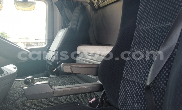 Acheter Import Utilitaire Mercedes‒Benz 1824 Bleu à Cotonou, Benin Acheter Import Utilitaire Mercedes‒Benz 1824 Bleu à Cotonou, Benin