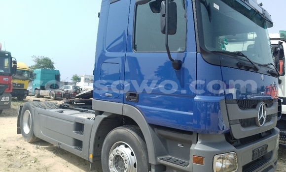 Acheter Import Utilitaire Mercedes‒Benz 1824 Bleu à Cotonou, Benin Acheter Import Utilitaire Mercedes‒Benz 1824 Bleu à Cotonou, Benin