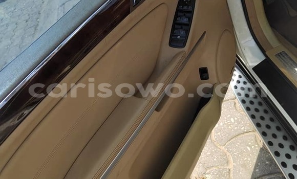 Ra Àlòkù Mercedes-Benz ML–Class funfun Ọkọ̀ in Cotonou ni Benin Ra Àlòkù Mercedes-Benz ML–Class funfun Ọkọ̀ in Cotonou ni Benin