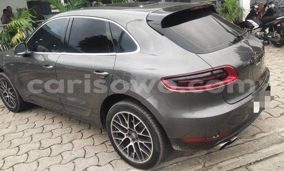 Acheter Occasion Voiture Porsche Macan Noir à Cotonou, Benin Acheter Occasion Voiture Porsche Macan Noir à Cotonou, Benin