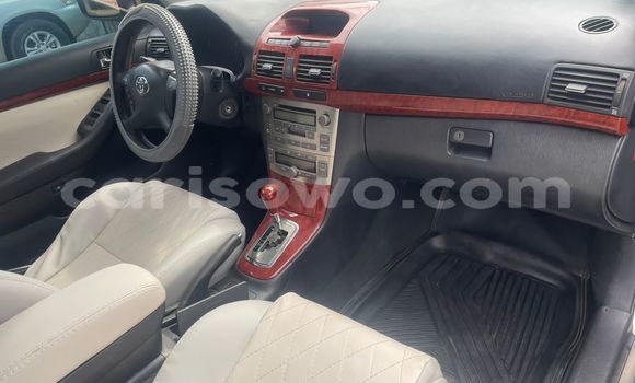 Sayi Na hannu Toyota Avensis Azurfa Mota in Cotonou a Benin Sayi Na hannu Toyota Avensis Azurfa Mota in Cotonou a Benin