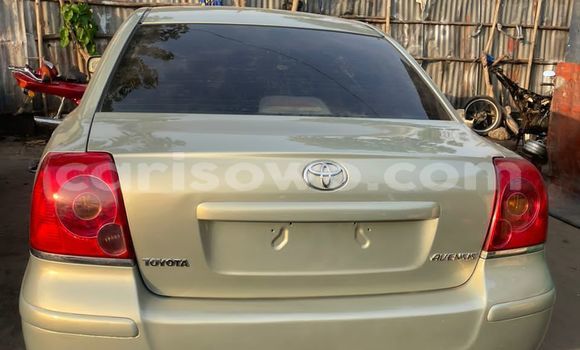 Sayi Na hannu Toyota Avensis Azurfa Mota in Cotonou a Benin Sayi Na hannu Toyota Avensis Azurfa Mota in Cotonou a Benin
