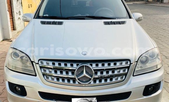 Acheter Occasion Voiture Mercedes-Benz ML–Class Noir à Abomey Calavi, Benin
