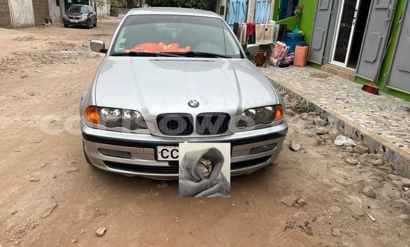 Sayi Na hannu BMW 6-Series Azurfa Mota in Cotonou a Benin