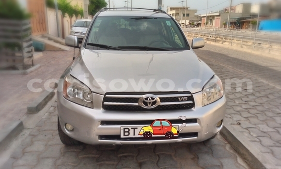 Sayi Na hannu Toyota RAV4 Azurfa Mota in Cotonou a Benin Sayi Na hannu Toyota RAV4 Azurfa Mota in Cotonou a Benin