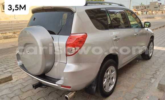 Sayi Na hannu Toyota RAV4 Azurfa Mota in Cotonou a Benin Sayi Na hannu Toyota RAV4 Azurfa Mota in Cotonou a Benin