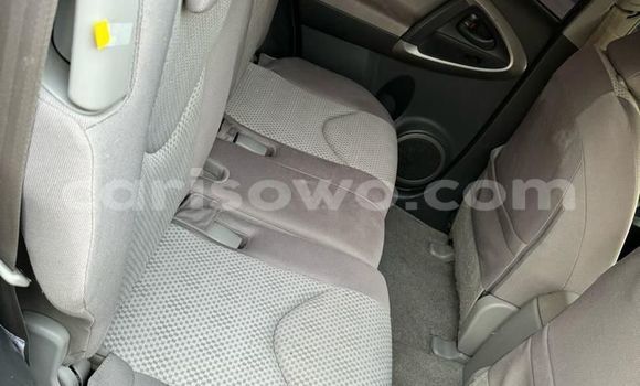 Acheter Occasion Voiture Toyota RAV4 Gris à Cotonou, Benin Acheter Occasion Voiture Toyota RAV4 Gris à Cotonou, Benin