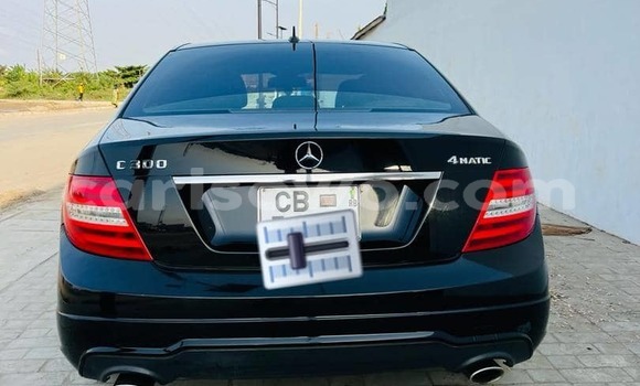 Ra Àlòkù Mercedes-Benz E-klasse Black Ọkọ̀ in Cotonou ni Benin Ra Àlòkù Mercedes-Benz E-klasse Black Ọkọ̀ in Cotonou ni Benin