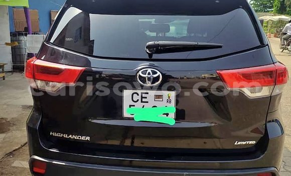 Acheter Occasion Voiture Toyota Highlander Noir à Cotonou, Benin Acheter Occasion Voiture Toyota Highlander Noir à Cotonou, Benin