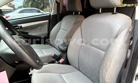 Ra Àlòkù Toyota Matrix funfun Ọkọ̀ in Cotonou ni Benin Ra Àlòkù Toyota Matrix funfun Ọkọ̀ in Cotonou ni Benin
