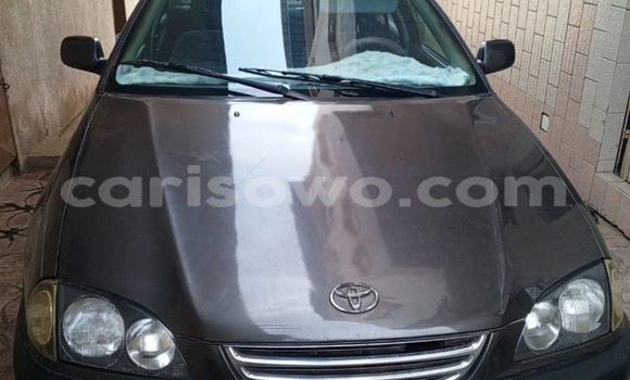Sayi Na hannu Toyota Avensis Azurfa Mota in Porto Novo a Benin