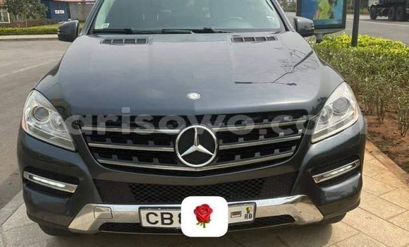 Ra Àlòkù Mercedes-Benz ML–Class Black Ọkọ̀ in Cotonou ni Benin