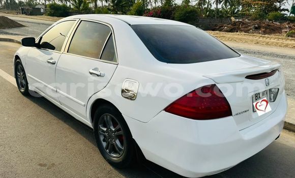Ra Àlòkù Honda Accord funfun Ọkọ̀ in Cotonou ni Benin Ra Àlòkù Honda Accord funfun Ọkọ̀ in Cotonou ni Benin