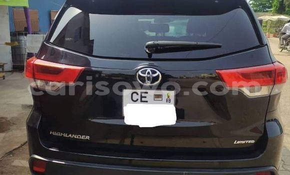 Acheter Occasion Voiture Toyota Highlander Noir à Cotonou, Benin Acheter Occasion Voiture Toyota Highlander Noir à Cotonou, Benin
