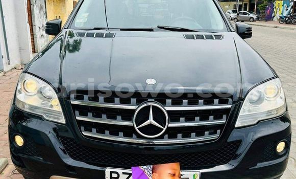 Sayi Na hannu Mercedes-Benz ML–Class Black Mota in Cotonou a Benin