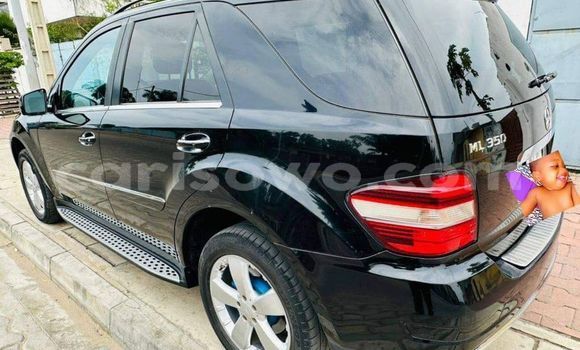 Acheter Occasion Voiture Mercedes-Benz ML–Class Noir à Cotonou, Benin Acheter Occasion Voiture Mercedes-Benz ML–Class Noir à Cotonou, Benin