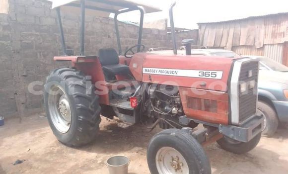 Acheter Occasion Utilitaire Caterpillar 120 Autre à Cotonou, Benin Acheter Occasion Utilitaire Caterpillar 120 Autre à Cotonou, Benin