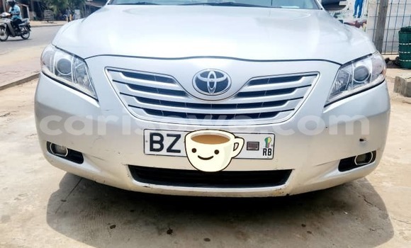 Sayi Na hannu Toyota Camry Azurfa Mota in Cotonou a Benin