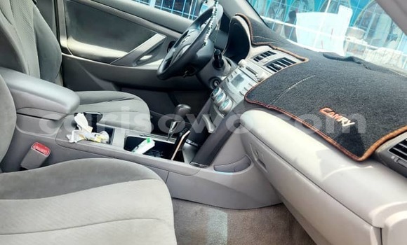 Sayi Na hannu Toyota Camry Azurfa Mota in Cotonou a Benin Sayi Na hannu Toyota Camry Azurfa Mota in Cotonou a Benin