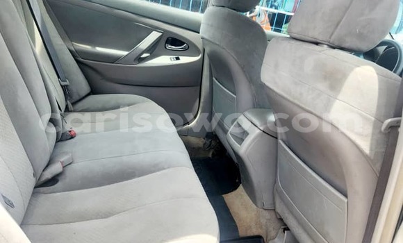 Sayi Na hannu Toyota Camry Azurfa Mota in Cotonou a Benin Sayi Na hannu Toyota Camry Azurfa Mota in Cotonou a Benin