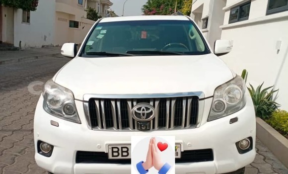Sayi Na hannu Toyota Land Cruiser Prado White Mota in Cotonou a Benin Sayi Na hannu Toyota Land Cruiser Prado White Mota in Cotonou a Benin