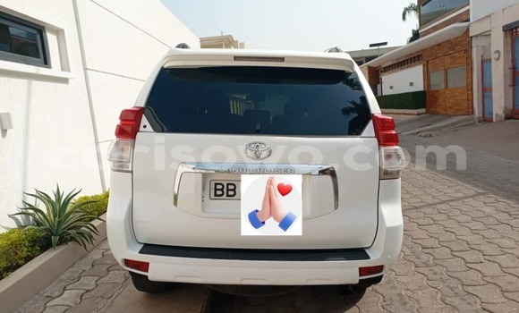 Sayi Na hannu Toyota Land Cruiser Prado White Mota in Cotonou a Benin Sayi Na hannu Toyota Land Cruiser Prado White Mota in Cotonou a Benin
