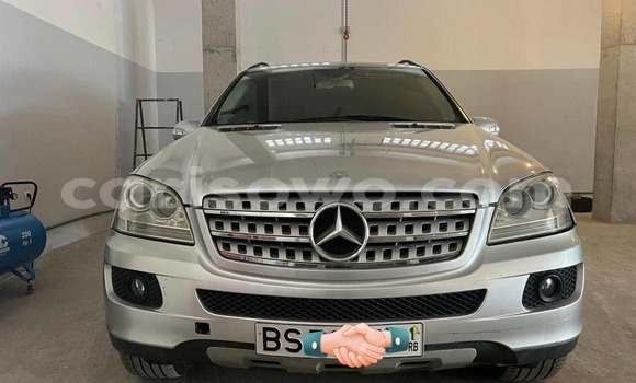 Buy Used Mercedes-Benz ML–Class Silver Car in Cotonou in Benign