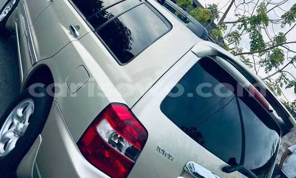 Sayi Na hannu Toyota Highlander Azurfa Mota in Cotonou a Benin Sayi Na hannu Toyota Highlander Azurfa Mota in Cotonou a Benin