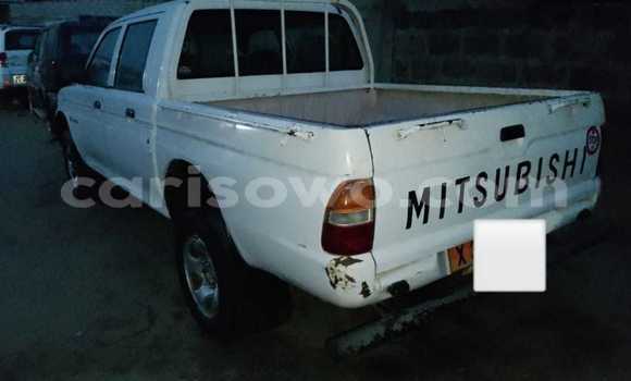 Ra Àlòkù Mitsubishi L200 funfun Ọkọ̀ in Cotonou ni Benin Ra Àlòkù Mitsubishi L200 funfun Ọkọ̀ in Cotonou ni Benin