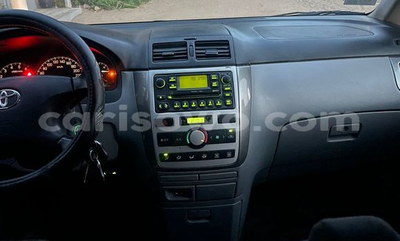 Sayi Na hannu Toyota Avensis Verso Black Mota in Cotonou a Benin Sayi Na hannu Toyota Avensis Verso Black Mota in Cotonou a Benin