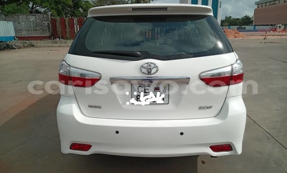 Acheter Occasion Voiture Toyota Wish Blanc à Cotonou, Benin