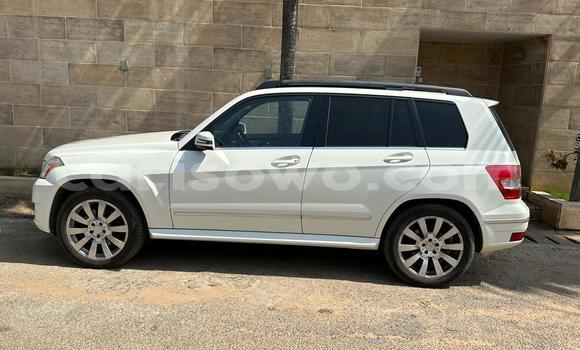 Acheter Occasion Voiture Mercedes-Benz GLK–Class Blanc à Cotonou, Benin Acheter Occasion Voiture Mercedes-Benz GLK–Class Blanc à Cotonou, Benin