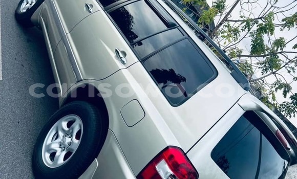 Sayi Na hannu Toyota Highlander Azurfa Mota in Cotonou a Benin Sayi Na hannu Toyota Highlander Azurfa Mota in Cotonou a Benin