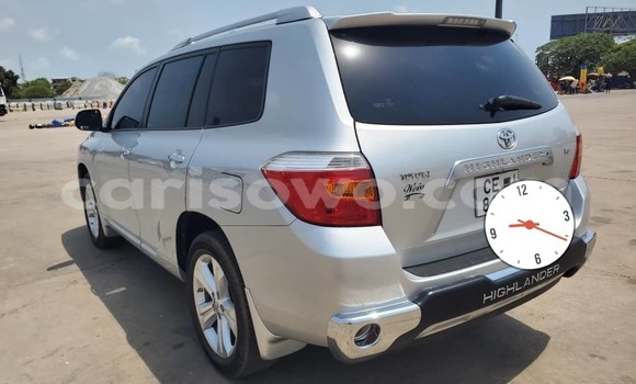 Acheter Occasion Voiture Toyota Highlander Beige à Cotonou, Benin Acheter Occasion Voiture Toyota Highlander Beige à Cotonou, Benin