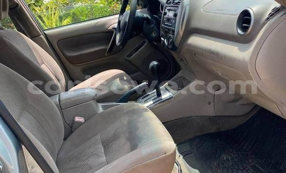 Sayi Na hannu Toyota RAV4 Sauran Mota in Cotonou a Benin Sayi Na hannu Toyota RAV4 Sauran Mota in Cotonou a Benin