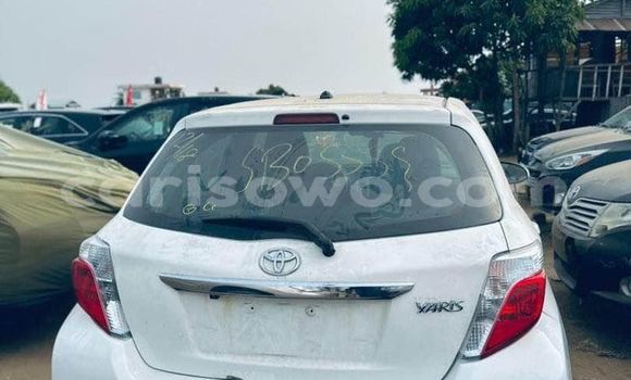 Ra Àlòkù Toyota Yaris funfun Ọkọ̀ in Cotonou ni Benin Ra Àlòkù Toyota Yaris funfun Ọkọ̀ in Cotonou ni Benin