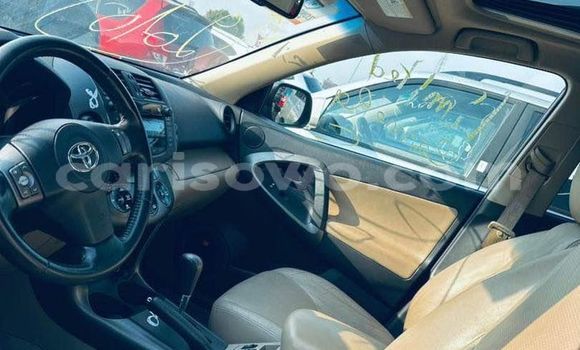 Sayi Na hannu Toyota RAV4 Red Mota in Cotonou a Benin Sayi Na hannu Toyota RAV4 Red Mota in Cotonou a Benin