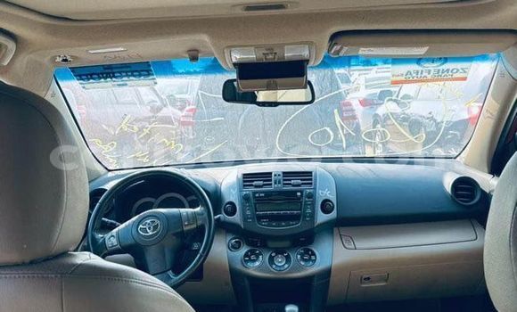 Sayi Na hannu Toyota RAV4 Red Mota in Cotonou a Benin Sayi Na hannu Toyota RAV4 Red Mota in Cotonou a Benin